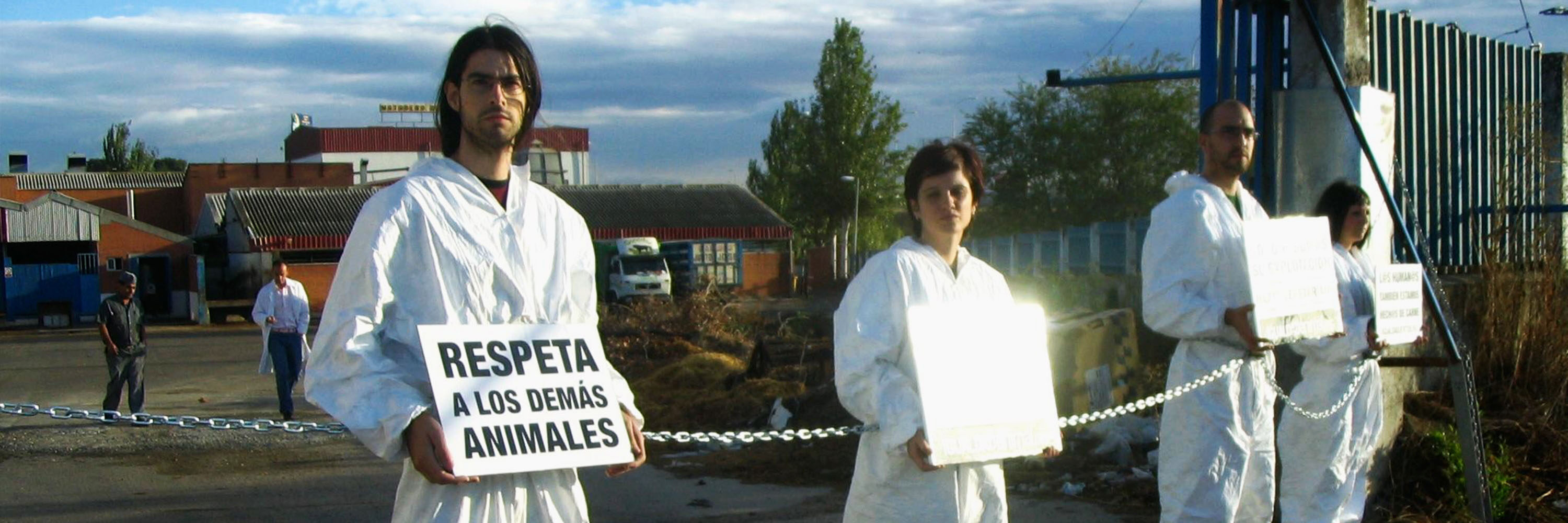 Somos un movimiento imparable de millones de personas que alzan la voz por los animales, que denuncian a esta industria perversa que está destruyendo nuestro planeta.