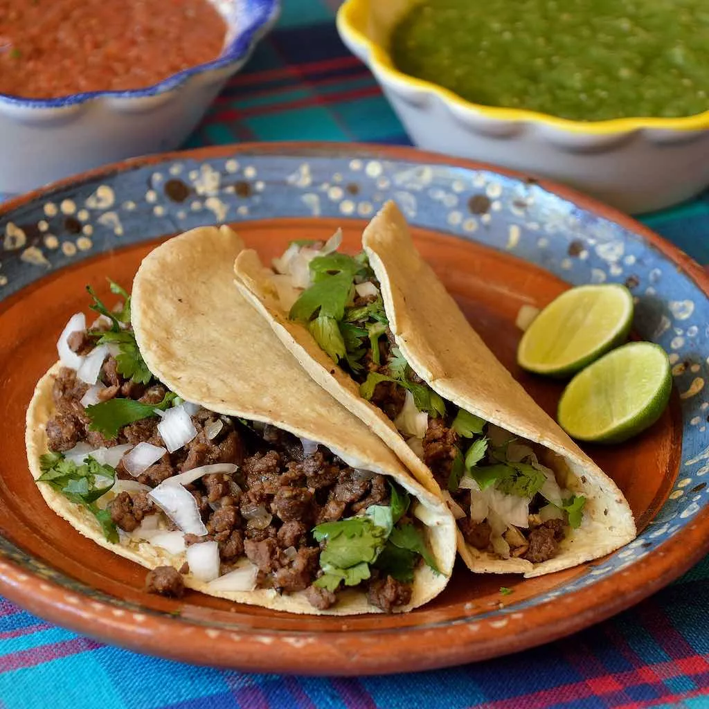 Tacos veganos de asada de soya