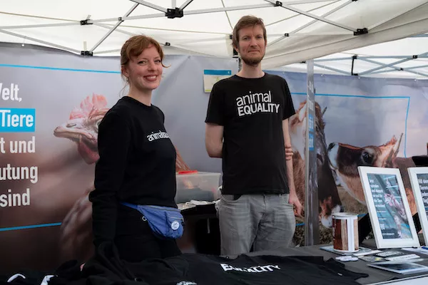 Integrantes del equipo de Igualdad Animal en Veganes Sommerfest Berlín