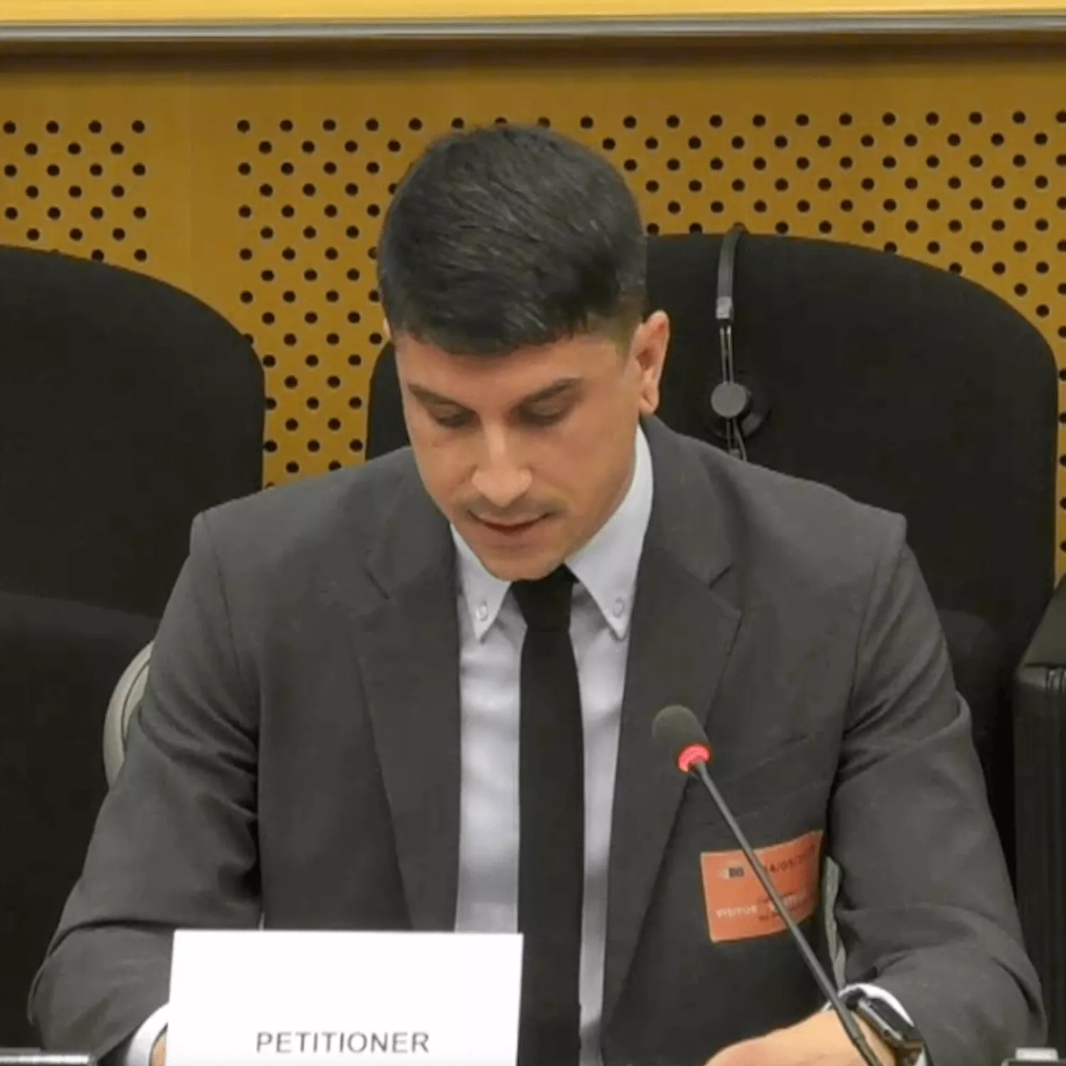 Matteo Cupi, Vicepresidente para Europa de Igualdad Animal, hablando en el Parlamento Europeo.