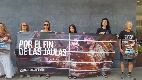 Protesta de Igualdad Animal por el fin de las jaulas