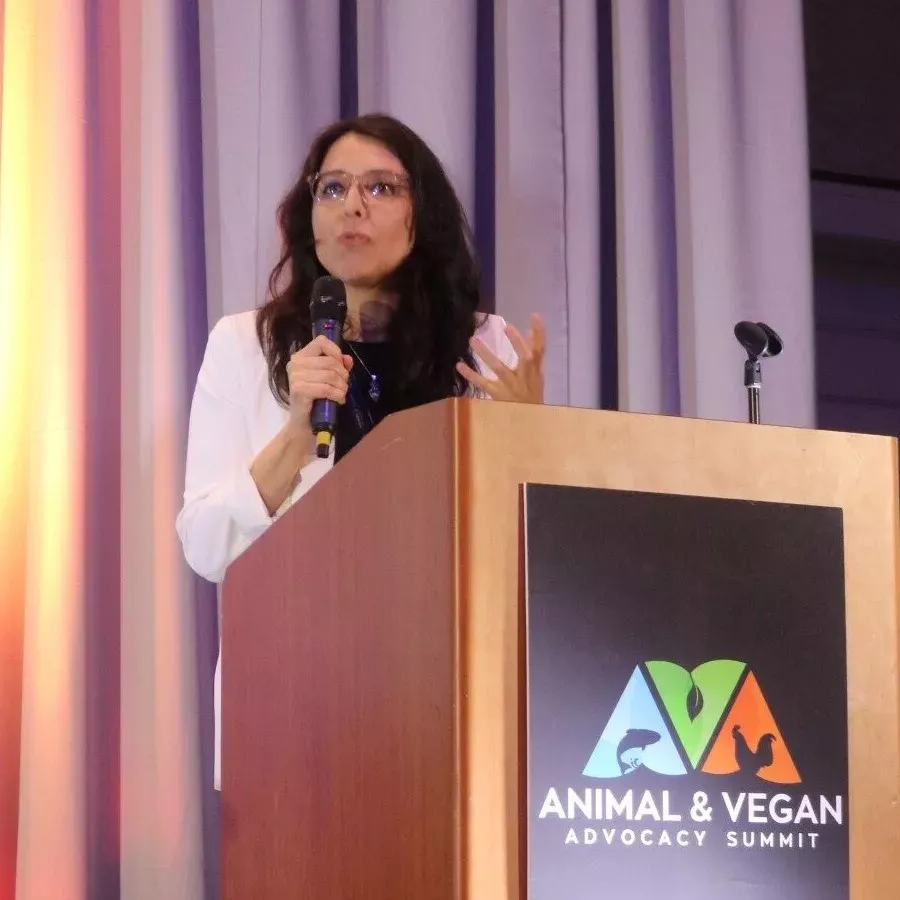 Dulce Ramírez, Directora de Igualdad Animal en México, durante su plática en el Ava Summit 2024