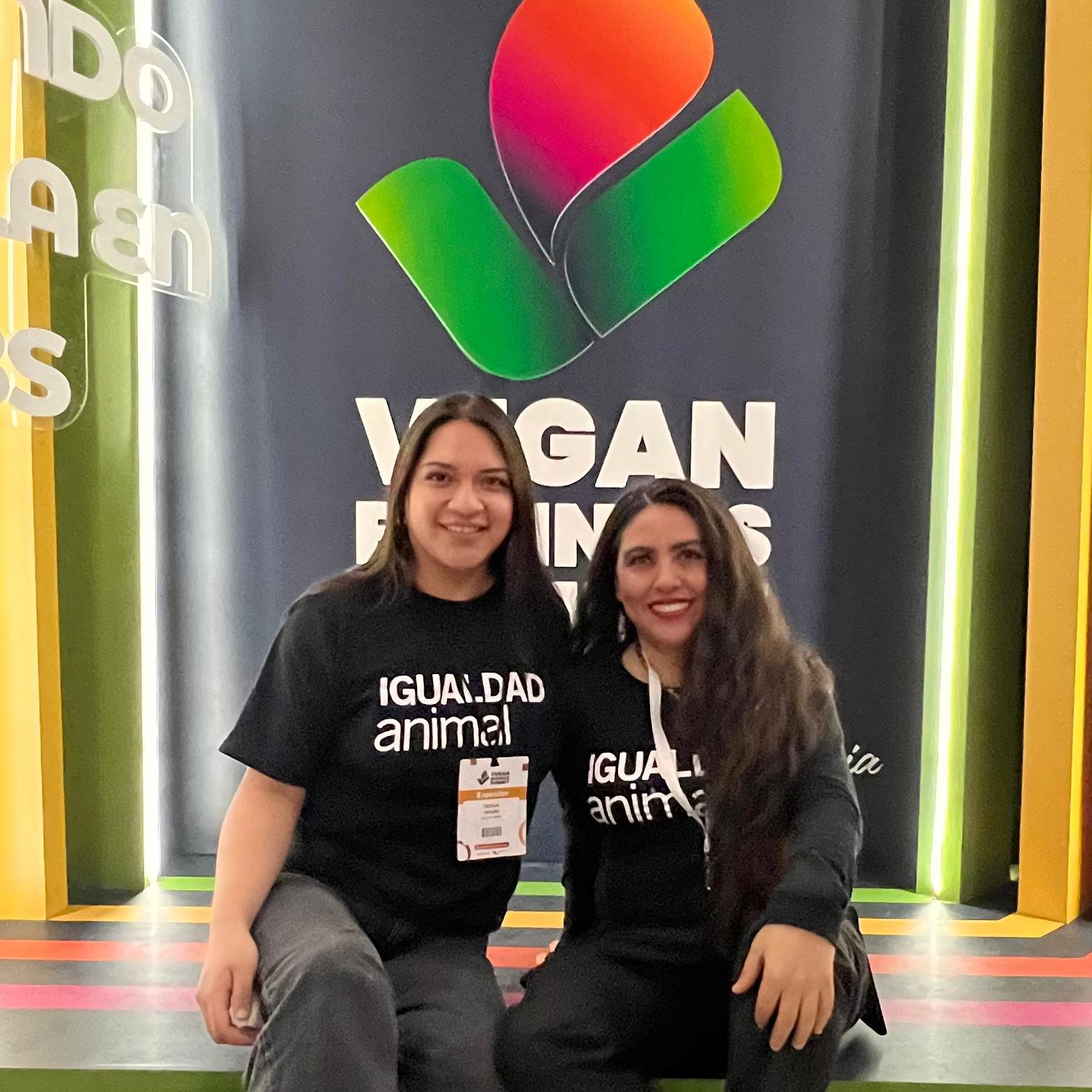 Cecilia Ortuño y Katya Ramírez, juntas por los animales en el Vegan Summit 2024.